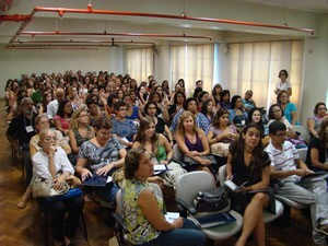 1-pre-congresso-debate-desafios-da-psicologia-na-educacao02-300x225.jpg